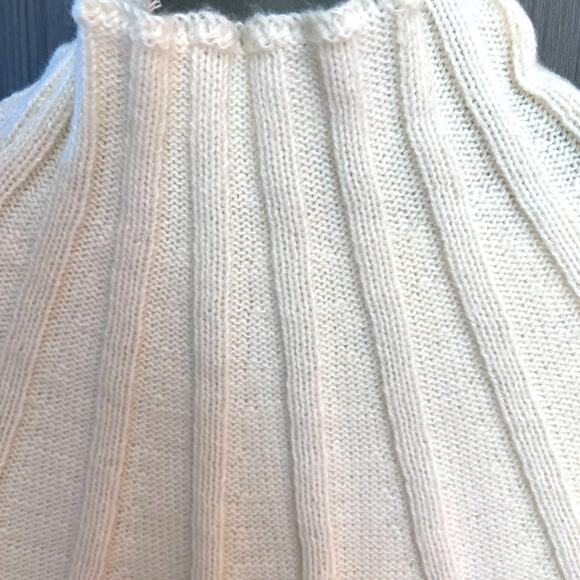 REVOLVE & MINIMALIST lovers COMMENSE cropped bell shape long sleeve sweater - Picture 4 of 5